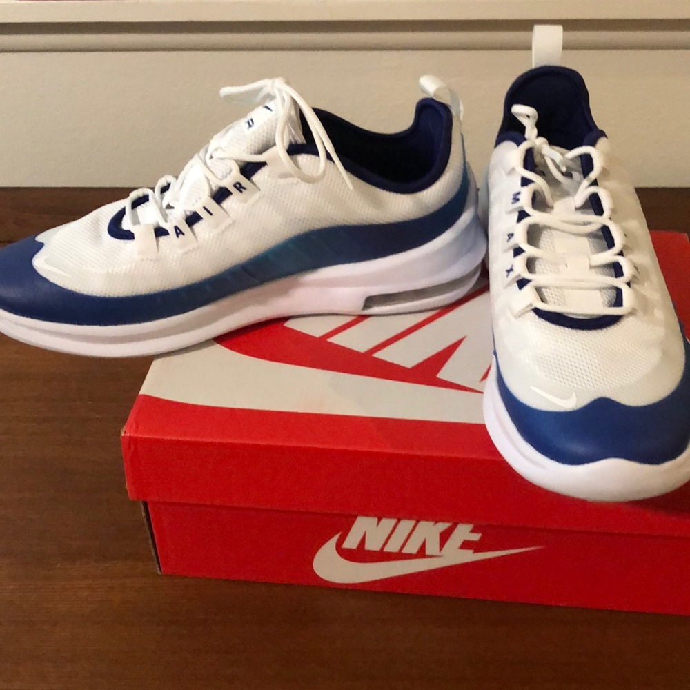 Nike air max’s axis rf